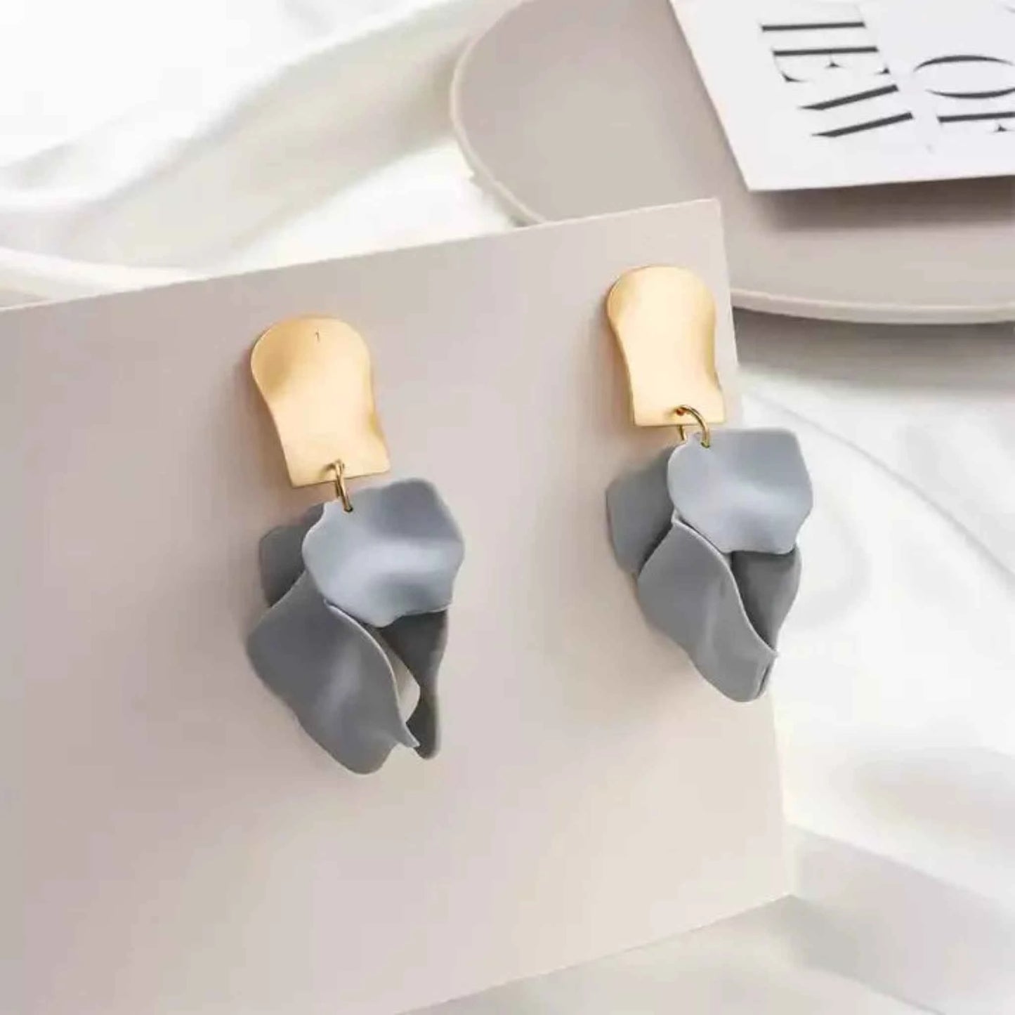Jessymell Aretes cortos pétalos de rosa rojos elegantes