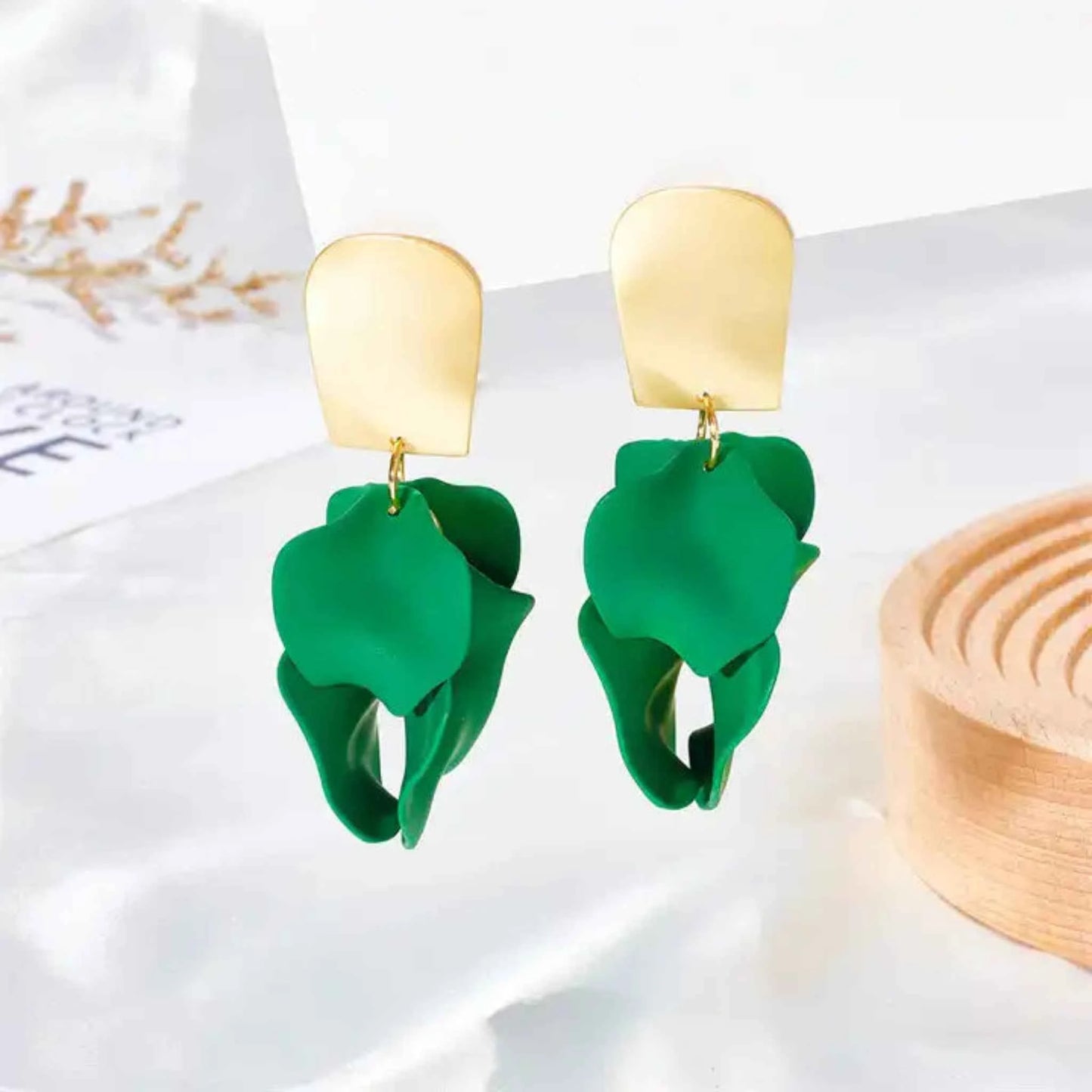 Jessymell Aretes cortos pétalos de rosa rojos elegantes